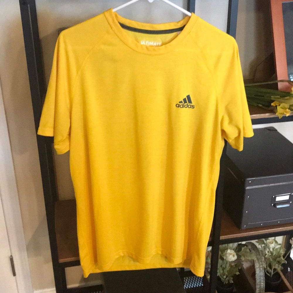 Men’s yellow Adidas large tee shirt